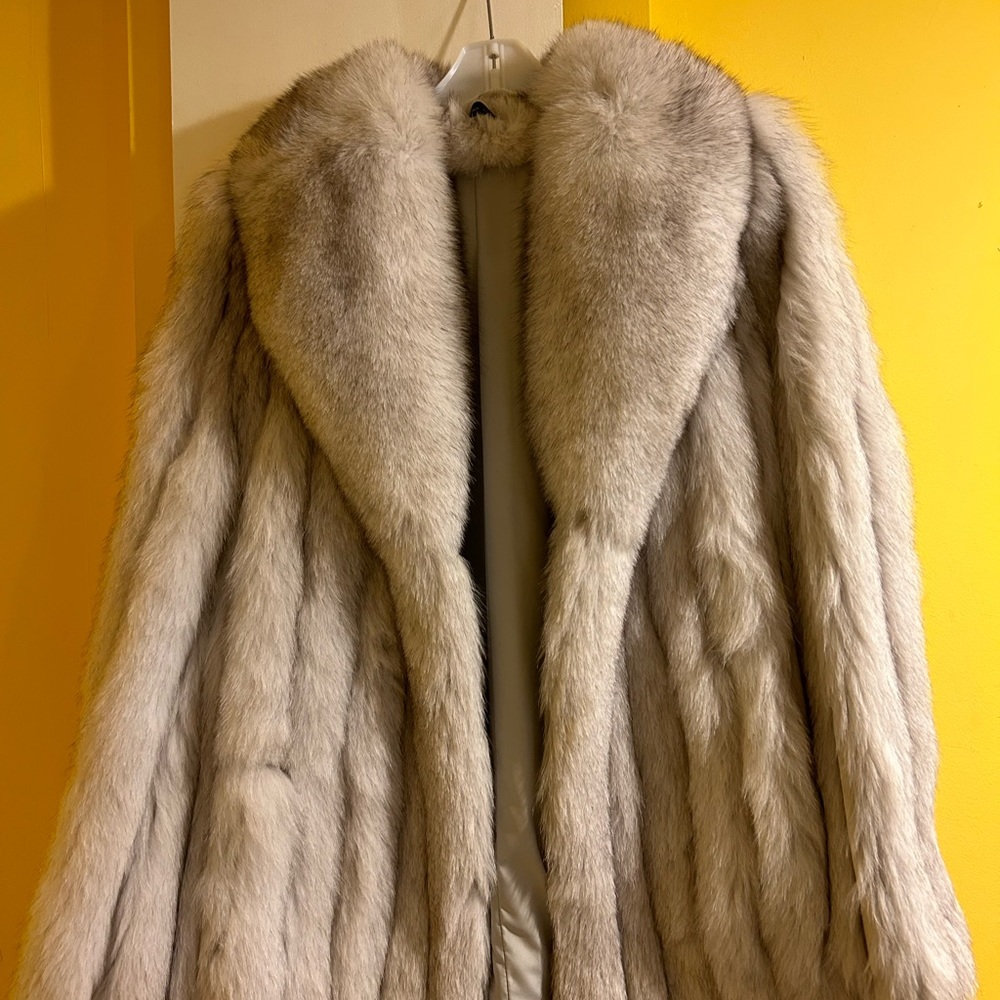 Silver Fox women’s Fur Coat